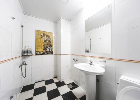 Chung cư 1000 m² 1 phòng ngủ, 1 phòng tắm riêng ở Uichang-gu Changwon Ngoại thất bức ảnh