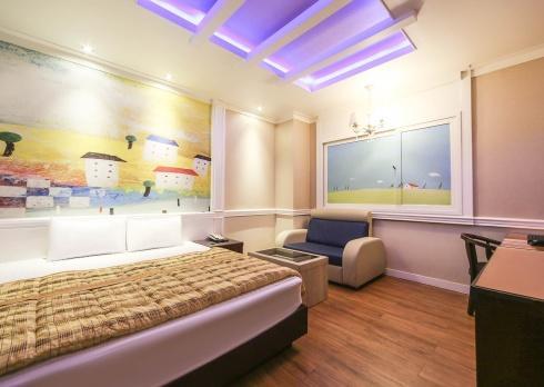 Chung cư 1000 m² 1 phòng ngủ, 1 phòng tắm riêng ở Uichang-gu Changwon Ngoại thất bức ảnh